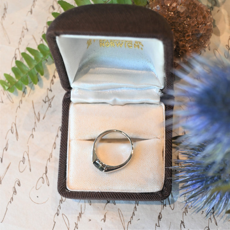 シンプルなトパーズ リング