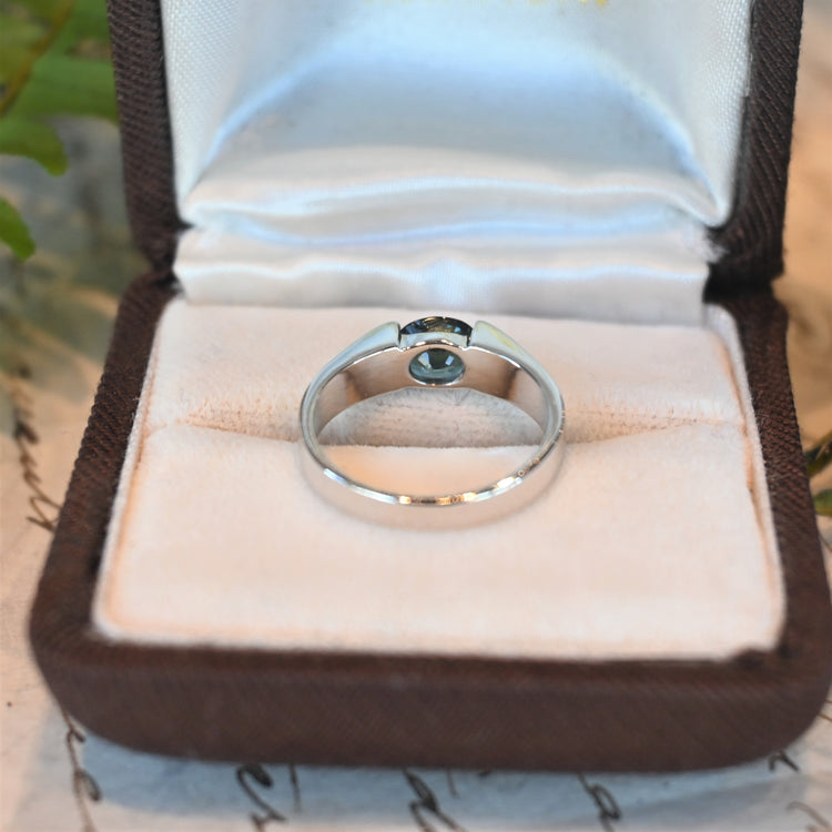 シンプルなトパーズ リング