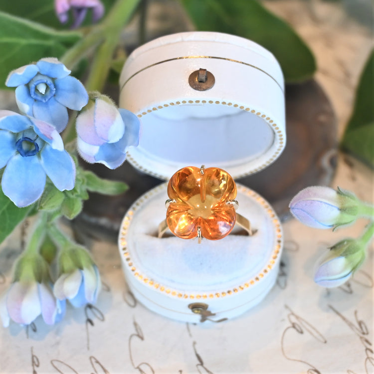 可愛らしい シトリンリング