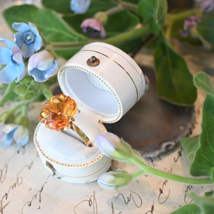 可愛らしい シトリンリング