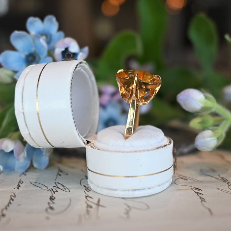 可愛らしい シトリンリング