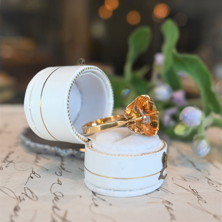 可愛らしい シトリンリング