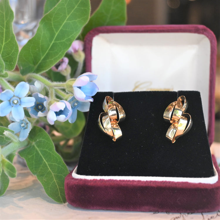 編み込み模様 ゴールドイヤリング