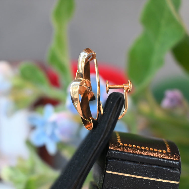 編み込み模様 ゴールドイヤリング