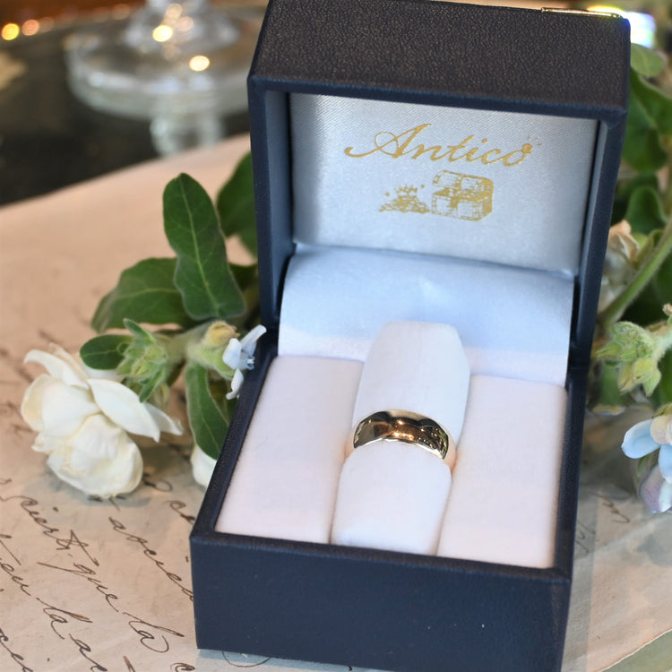 シンプルな幅広 ゴールドリング