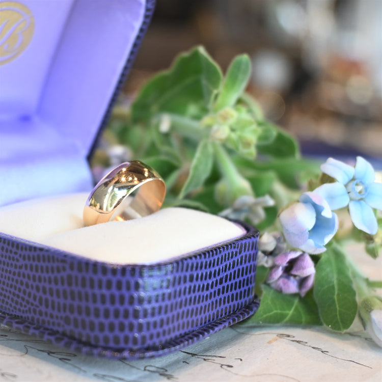 シンプルな幅広 ゴールドリング