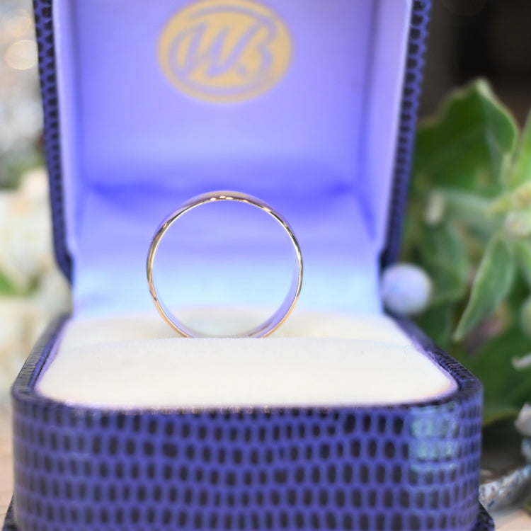 シンプルな幅広 ゴールドリング