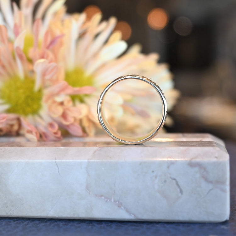 シンプルな幅広リング