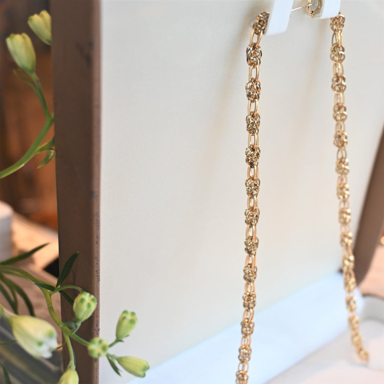 ゴージャスな ゴールドロングネックレス