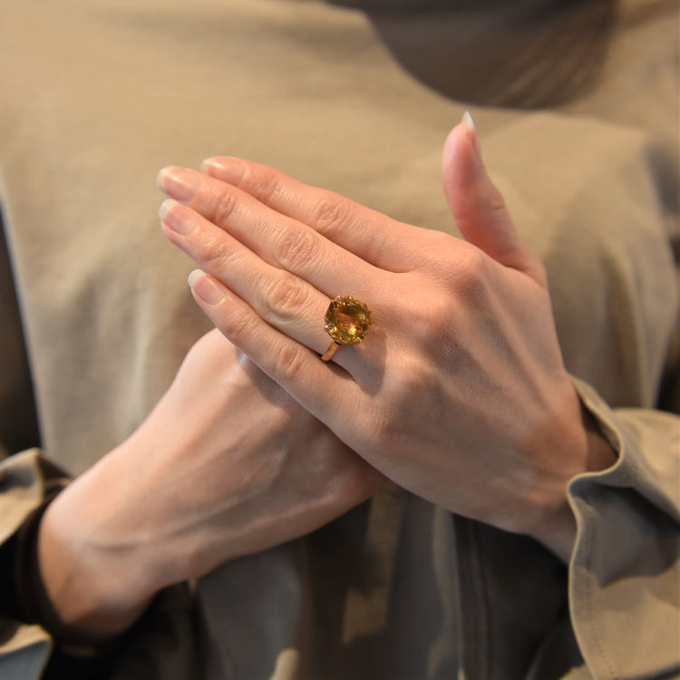 可愛らしいシトリンリング