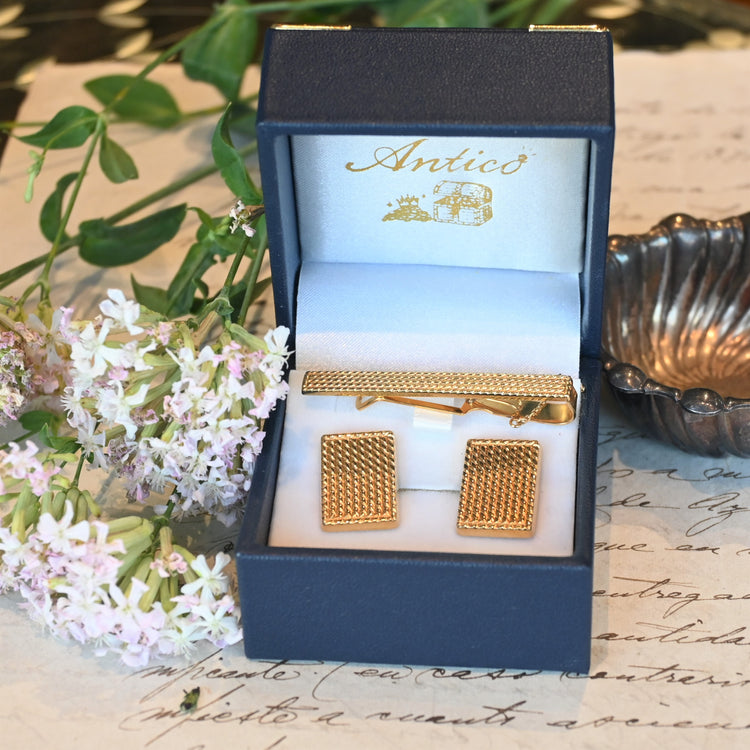 カフスとタイピン セット