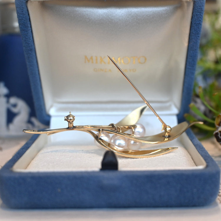 MIKIMOTO 　クラシカルな パールブローチ