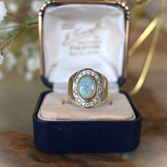 取り巻きのダイヤが美しいオパールリング　fromU.S.A