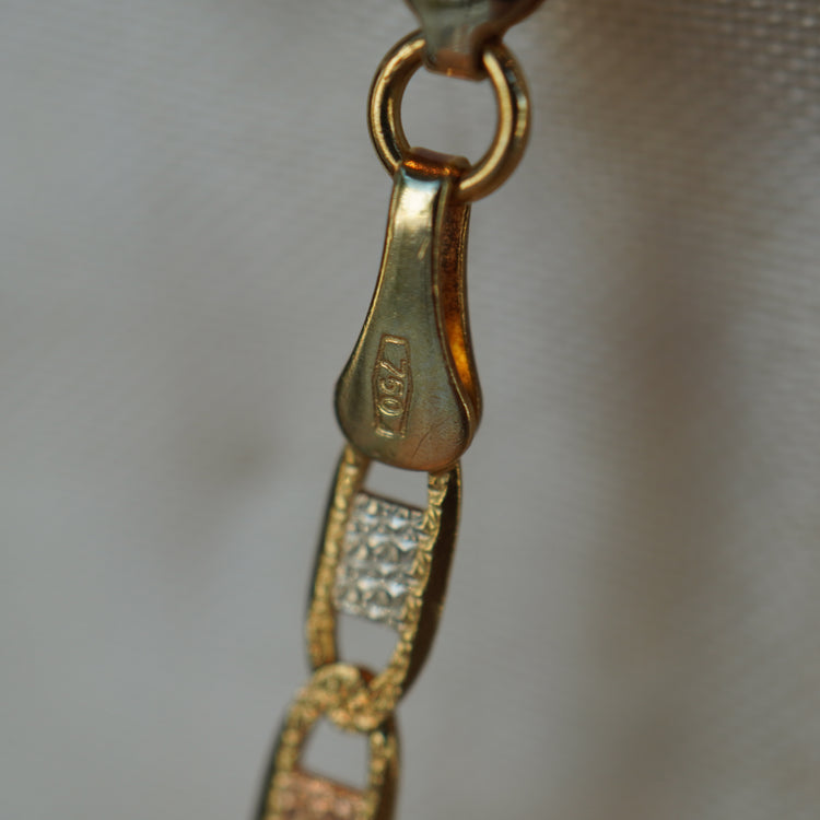 3色のゴールドが美しい　デザインネックレス　from ITALY